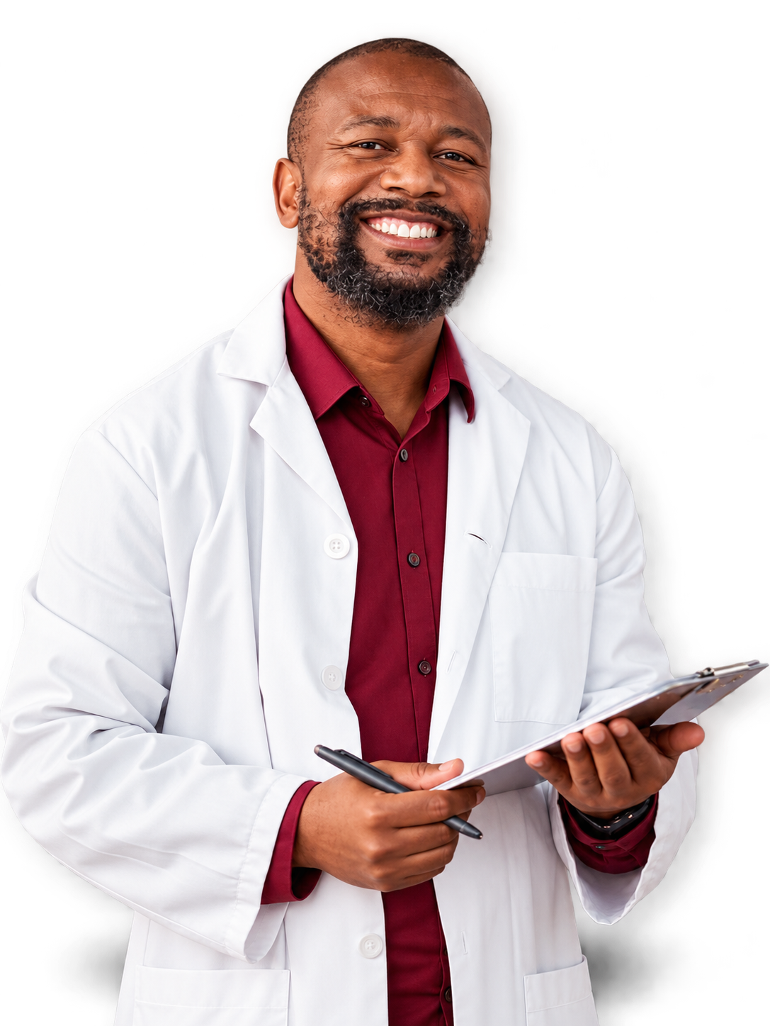 Farmacêutico clínico sorridente com jaleco e prancheta